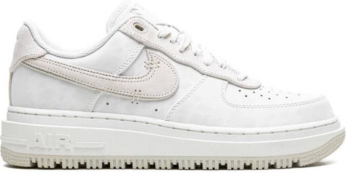 Nike Air Force 1 Luxe low-top sneakers Wit