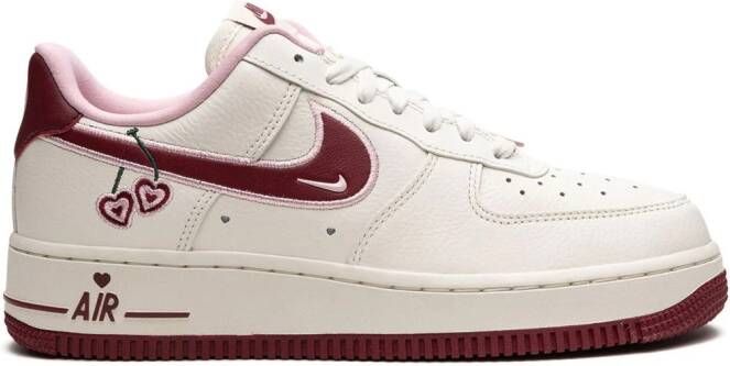 Nike "Air Force 1 Valentine's Day Love Letter sneakers" Beige
