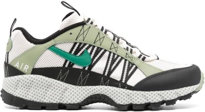 Nike Air Humara trail sneakers met vlakken Wit