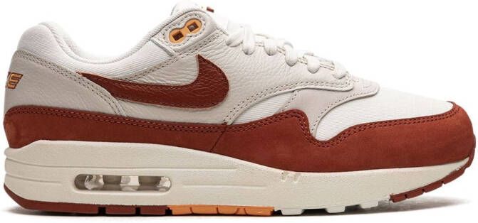 Nike "Air Max 1 LX Rugged Orange sneakers" Wit