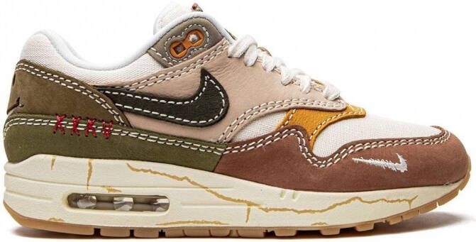 Beige nike sales air max 1