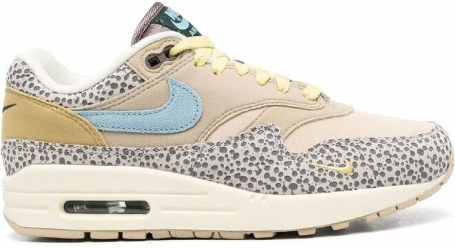 Nike Air Max 1 sneakers met vlakken Beige