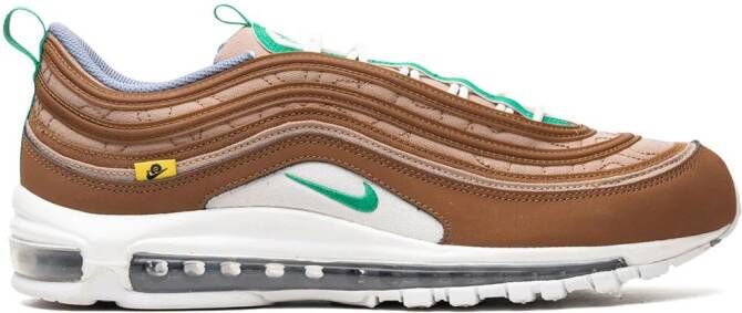 Nike Wild Horse 8 sneakers met gespikkelde zool Oranje