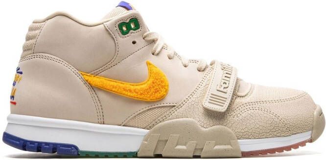 Nike "Air Trainer 1 We Are Familia sneakers " Beige