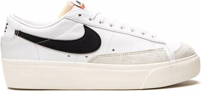 Nike Blazer Low "White Black" sneakers met plateauzool Wit