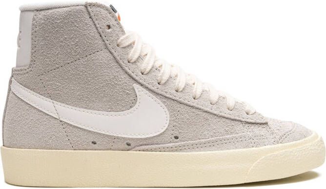 Nike "Blazer Mid 77 Pre-owned Light Bone Alabaster sneakers" Grijs