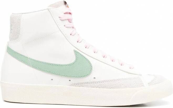 Nike Zoom Vomero 16 low-top sneakers Grijs