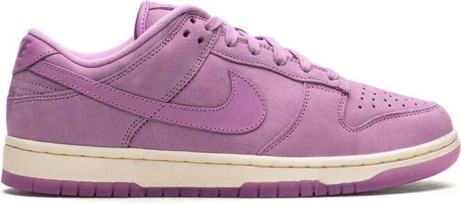 Nike "Dunk Low Green Fuchsia sneakers" Roze