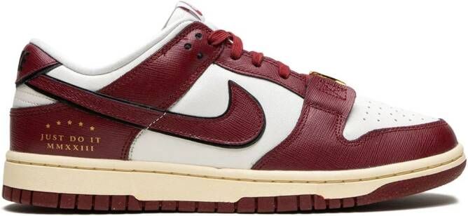 Nike Dunk Low "Just Do it Team Red" sneakers Rood