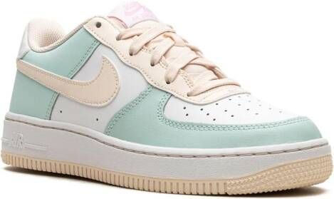 Nike Kids "Air Force 1 Emerald Rise Guava Ice White Pink Spell sneakers" Groen