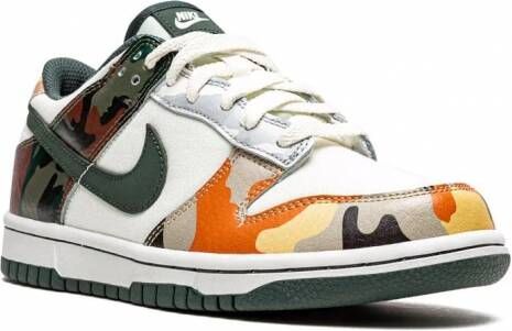 Nike Kids "Dunk Low SE Multi-Camo sneakers" Beige