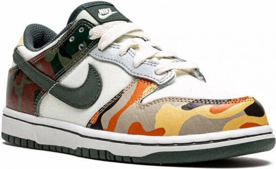 Nike Kids "Dunk Low SE Multi-Camo sneakers" Beige