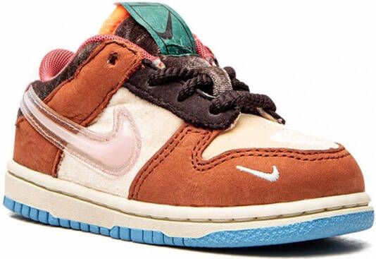 Nike Kids "x Social Status Dunk Mid Chocolate Milk sneakers" Roze