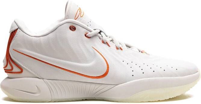 Nike "LeBron 21 Akoya sneakers" Wit