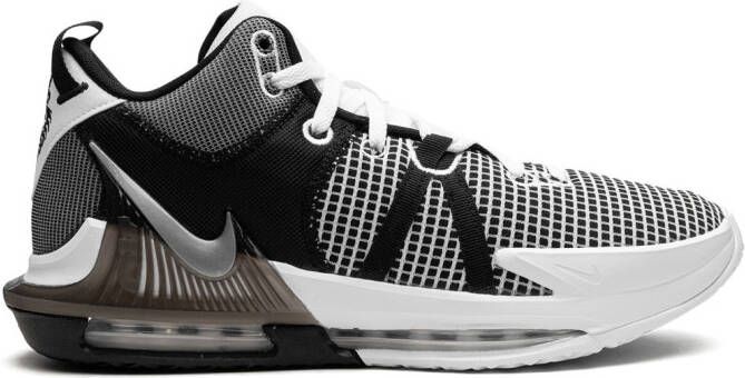 Nike LeBron Witness VII sneakers