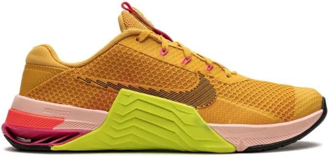 Nike "Metcon 7 Pollen Volt Pale Coral Black sneakers" Geel