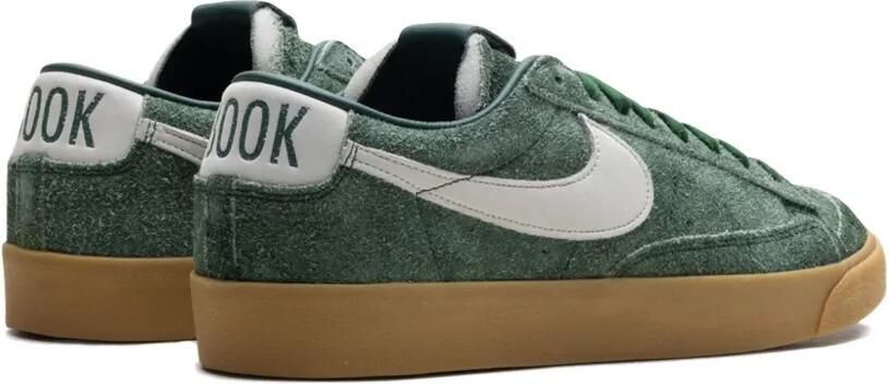 Nike Blazer Low Devin Booker Team "Dark Green" sneakers Groen