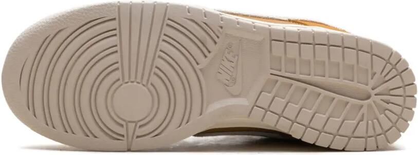 Nike Dunk Low "Monarch Flax Dark Russet Light Orewood Brown" sneakers Oranje - Foto 5
