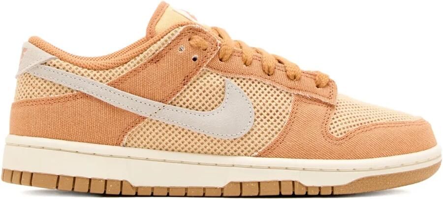 Nike Dunk Low Next Nature sneakers met mesh vlak Beige