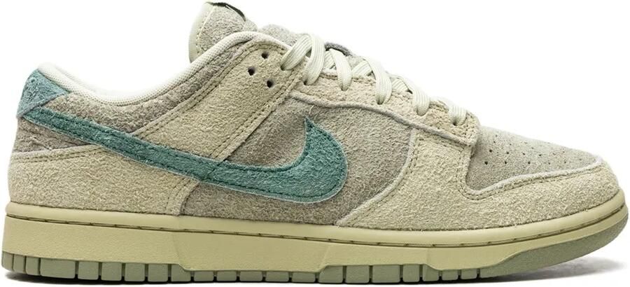 Nike Dunk Low "Olive Aura" sneakers Groen