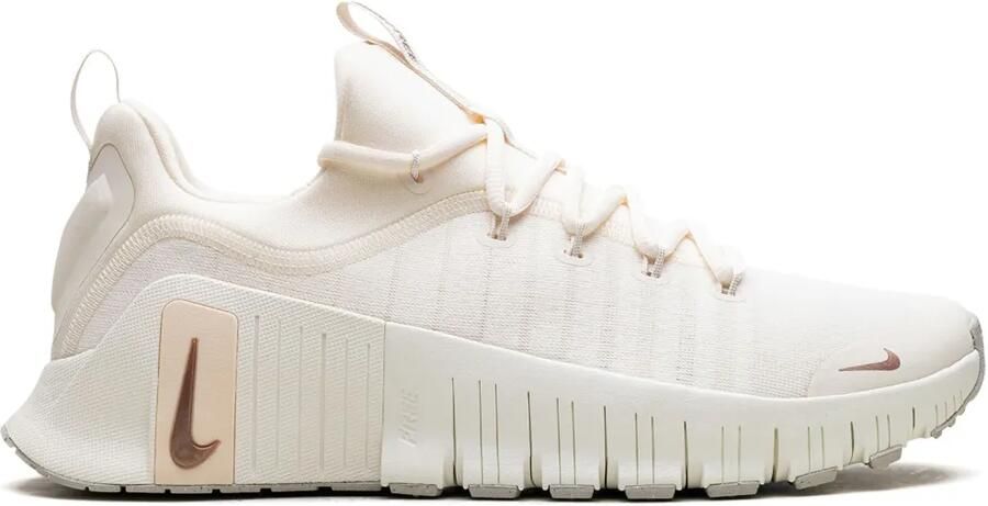 Nike Free Metcon 6 "Pale Ivory Guava Ice Sail Metallic Red Bronze" sneakers Beige