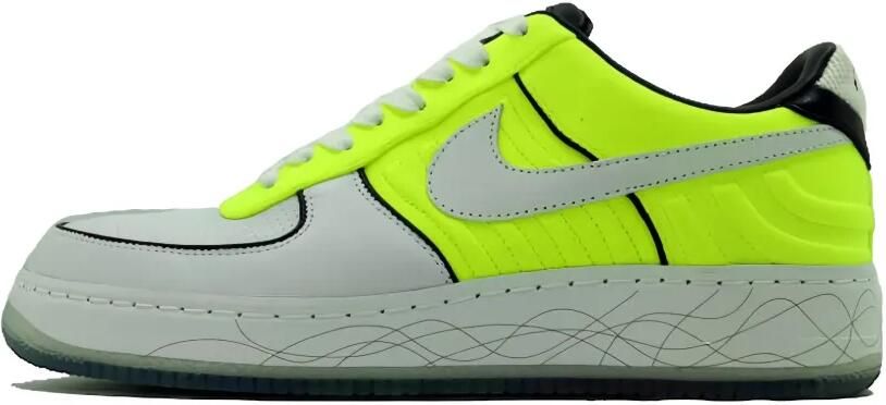 Nike Geperforeerde sneakers met logo Geel