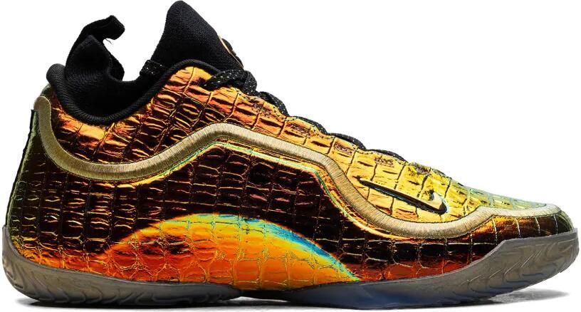 Nike LeBron 23 sneakers met metallic-reliëf Goud