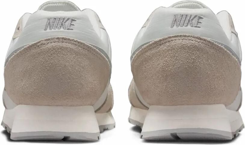 Nike Air Max 90 LX leopard-print sneakers Beige - Foto 6