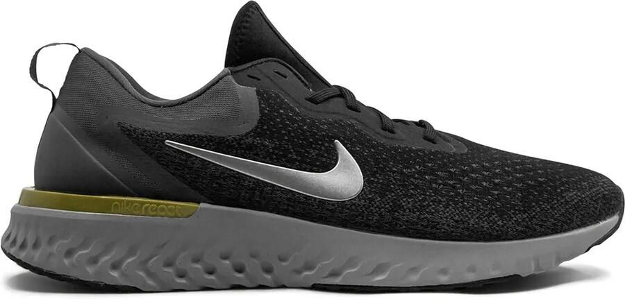 Nike Air Max 270 React sneakers Zwart