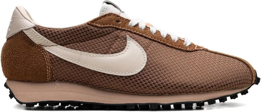 Nike Sneakers met logodetail Bruin