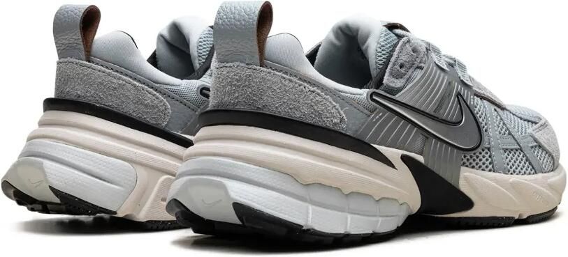 Nike V2K Run "Light Pumice Black Chrome" sneakers Grijs - Foto 3