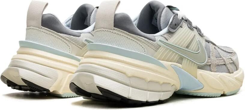Nike V2K Run "Metallic Platinum" sneakers Beige - Foto 3