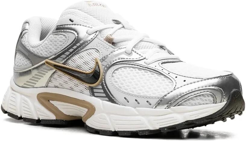 Nike V5 RNR "Parachute Beige Metallic Pewter" sneakers Wit - Foto 2