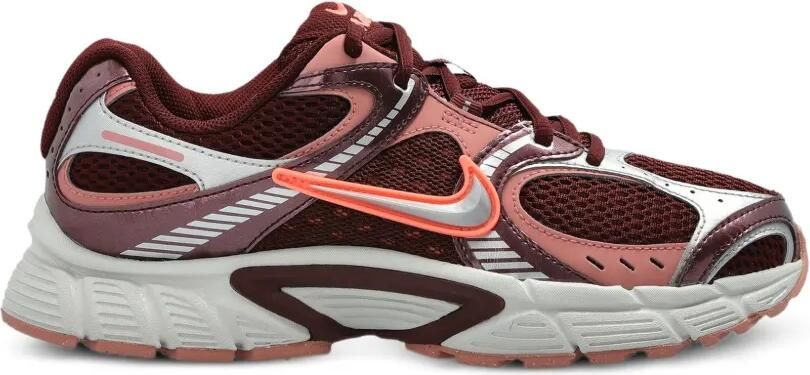 Nike V5 RNR shoes with reflective accents Rood