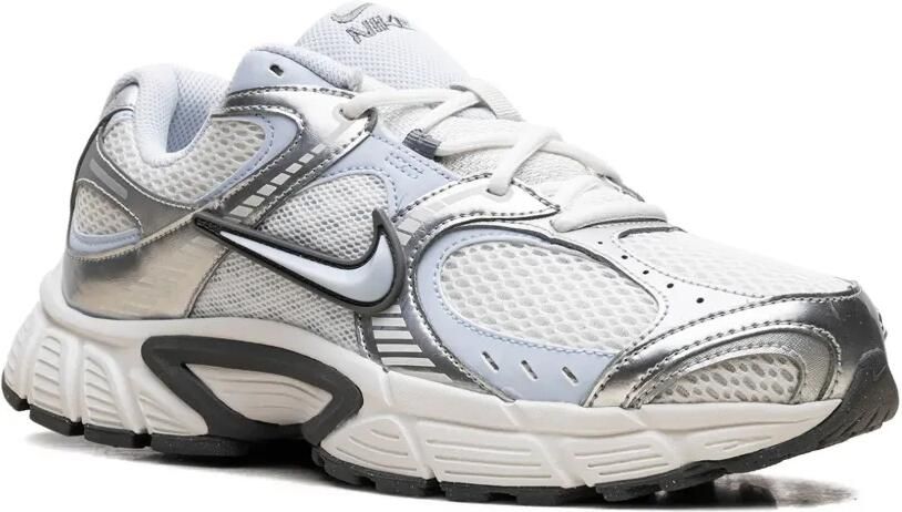 Nike V5 RNR "Summit White Blue Tint Photon Dust Smoke Grey" sneakers Wit