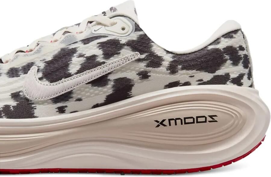Nike Vomero Plus sneakers met koeien-print Beige