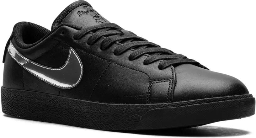 Nike x Dancer Skateboards SB Zoom Blazer Low sneakers Zwart