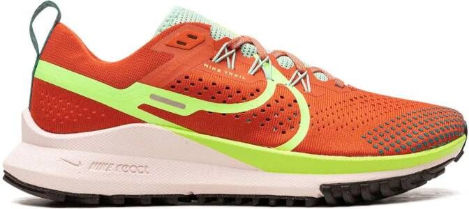 Nike "Pegasus Trail 4 Mantra Orange sneakers" Oranje