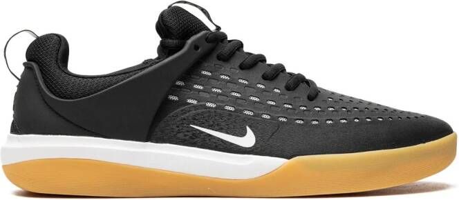 Nike "SB Zoom Nyjah 3 Black White Gum sneakers" Zwart