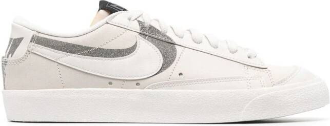 Nike x UNDEFEATED Air Force 1 sneakers Grijs