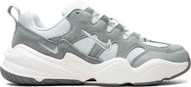 Nike "Tech Hera Mica Green Grey sneakers" Grijs