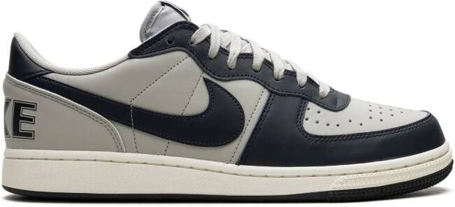 Nike "Renew In-Season TR 12 Dark Smoke Grey Lilac sneakers" Zwart