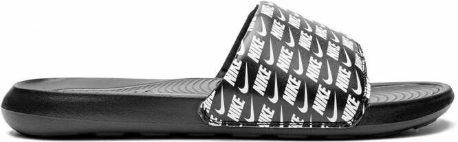 Nike Victori One slippers met logoprint Zwart