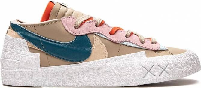 Nike x KAWS x sacai Blazer Low sneakers Beige