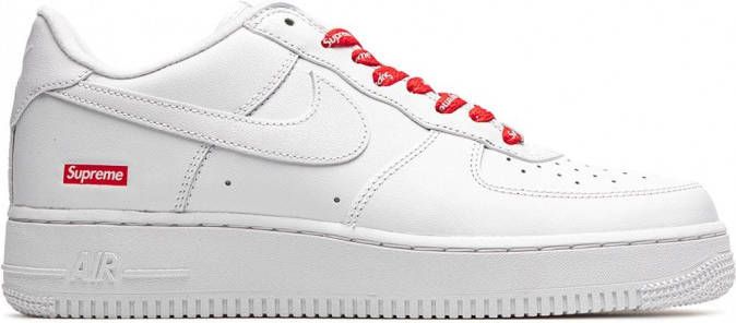 Nike x Supreme Air Force 1 "Mini Box Logo White" sneakers met logo Wit