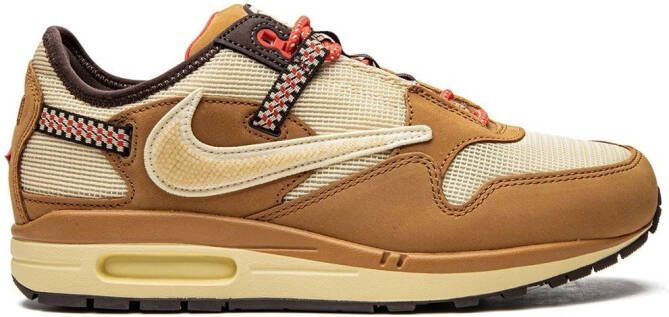 Nike "x Travis Scott Air Max 1 sneakers Saturn Gold" Geel - Foto 1