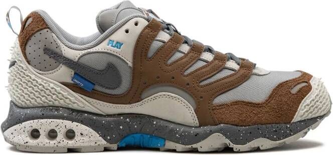 Nike x UNDEFEATED Air Terra Humara "Archaeo Brown" sneakers Wit