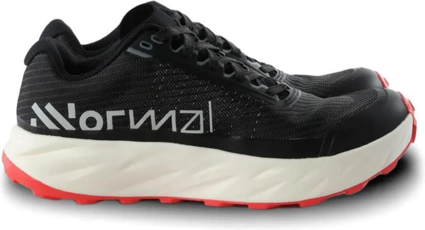 NNORMAL Kjerag 02 sneakers met vlakken en logoprint Zwart