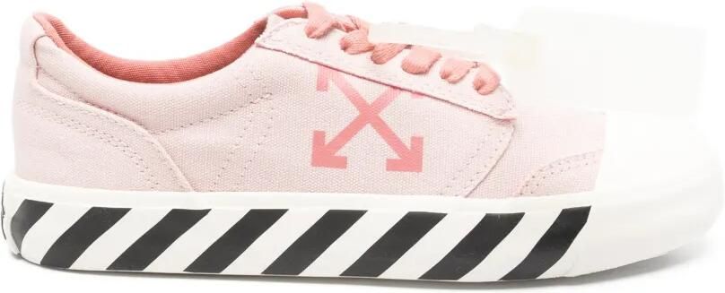 Off-White Low-top sneakers met Arrow-print Roze