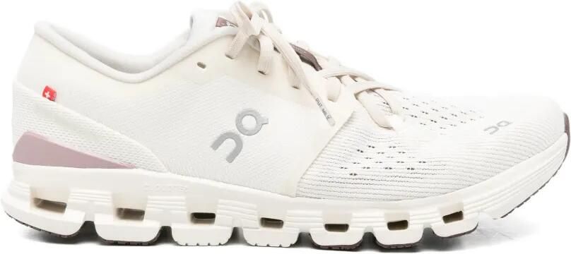 On Cloud X 4 geperforeerde sneakers Beige